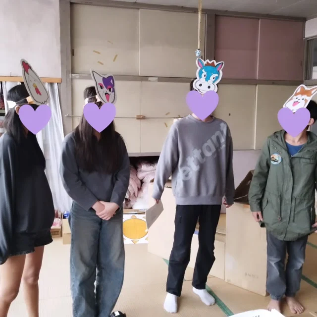 来週、能登の保育園や学童へプレゼントを届けるボランティアの準備をみんなで進めています✨

劇、ダンス、マジック、ハンドベルなど出し物の練習と、百数十個のクリスマスプレゼント作成などに大忙し！

自分も楽しみながら、人にも楽しんでもらうのがワンネスのモットー❤️

素敵なクリスマスを届けよう〜♫

#フリースクール #自然学校 #自然の中で学ぶ #不登校 #能登復興